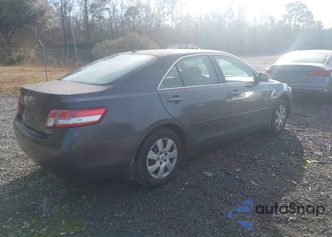 2010 Toyota Camry Le z USA, uszkodzony, nr VIN 4T1BF3EK5AU007695